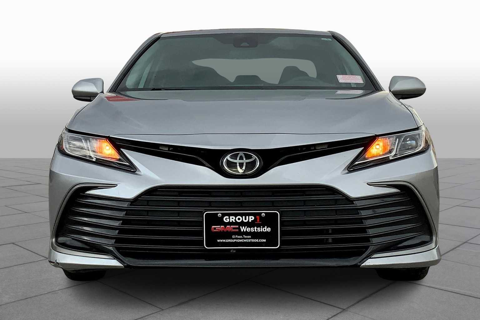 2022 Toyota Camry LE photo 3