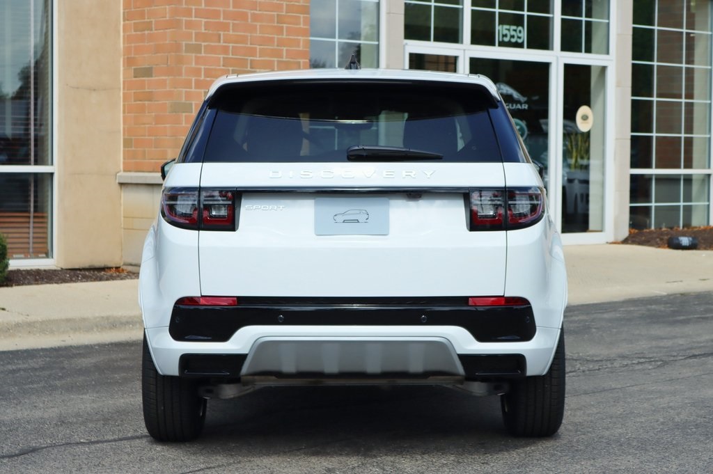 2025 Land Rover Discovery Sport S photo 3