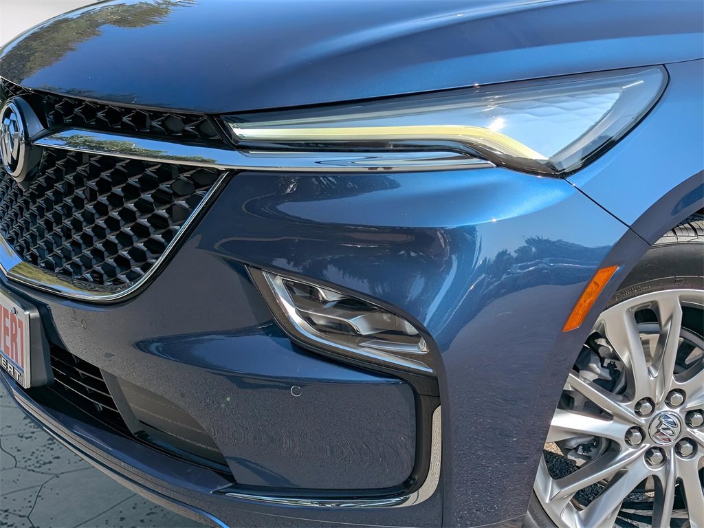 2023 Buick Enclave Avenir photo 3