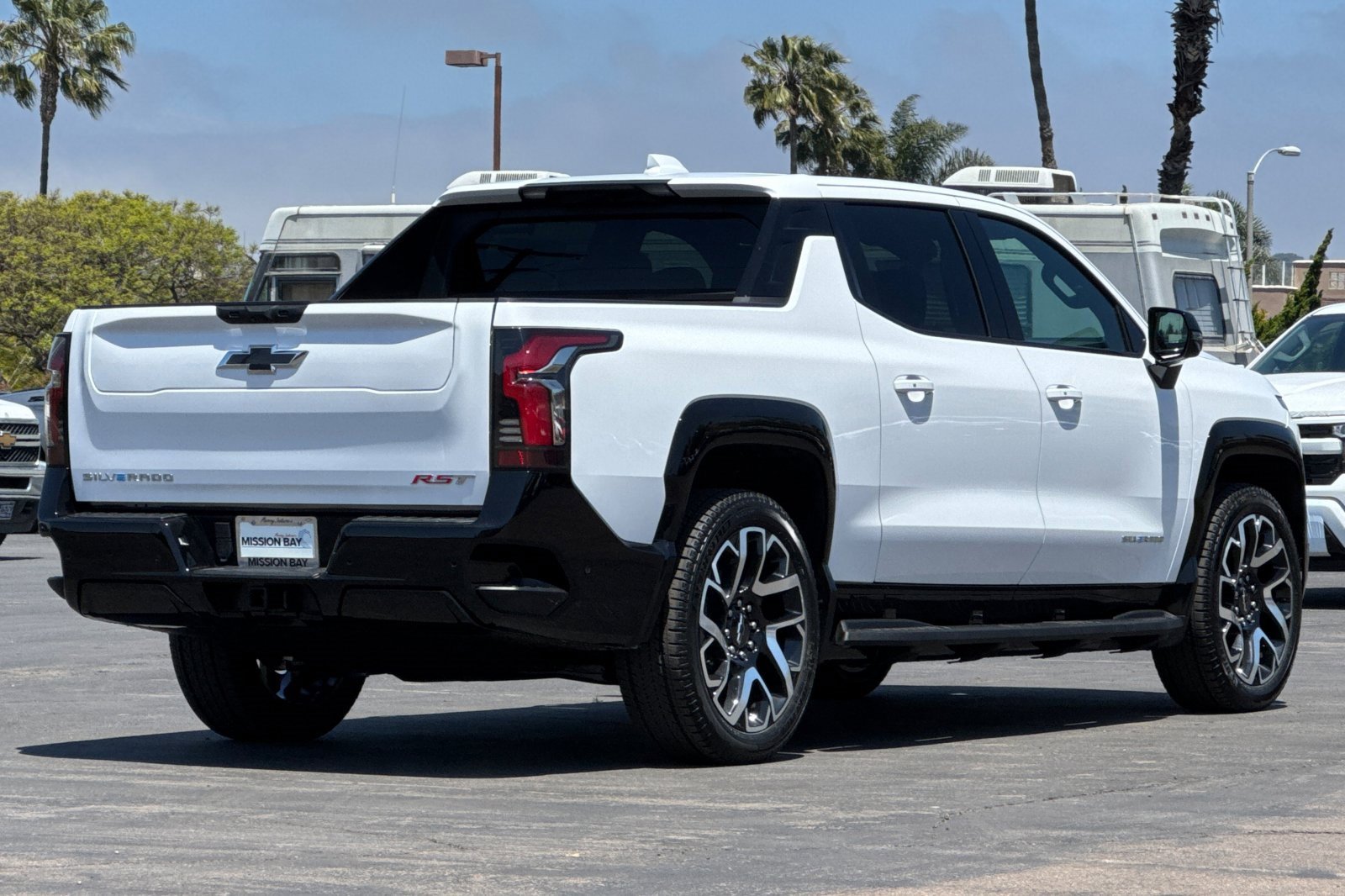 2025 Chevrolet Silverado EV RST photo 2