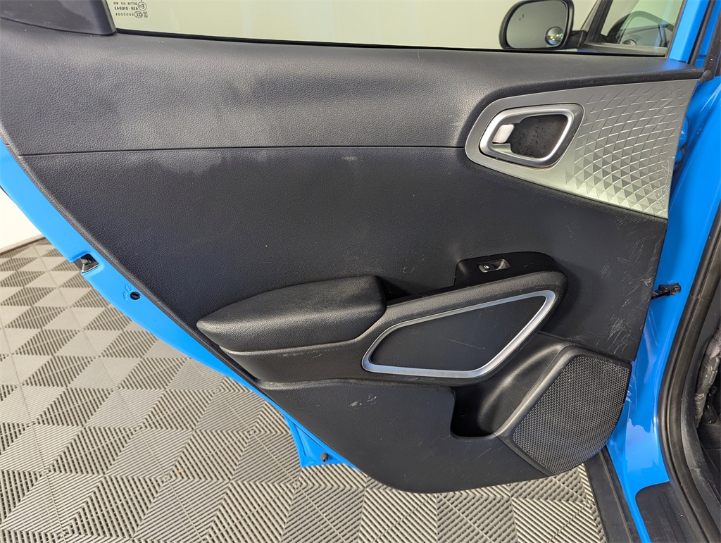 2023 Kia Soul S photo 25