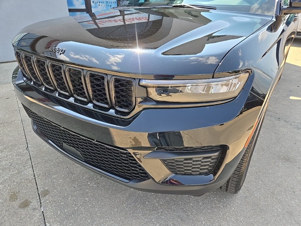 2025 Jeep Grand Cherokee Altitude X photo 17