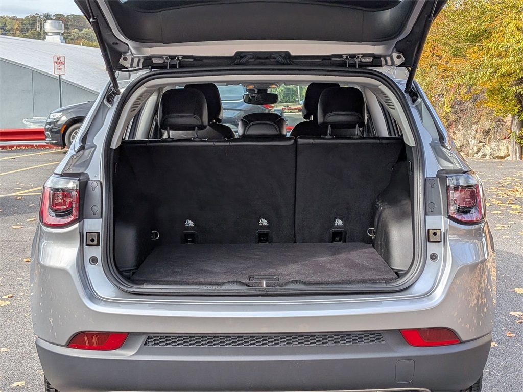 2022 Jeep Compass Limited photo 3