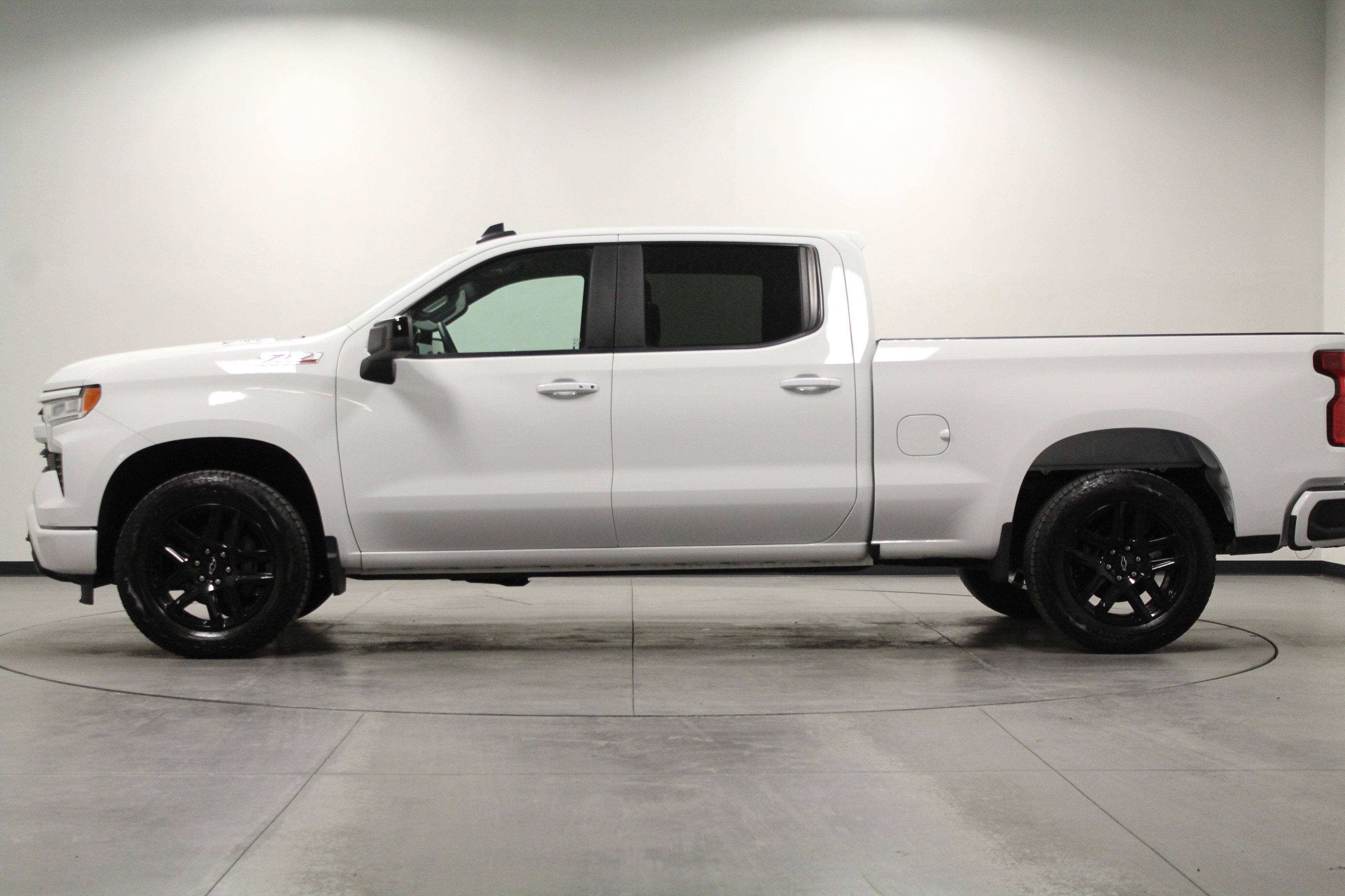 2024 Chevrolet Silverado 1500 RST photo 6
