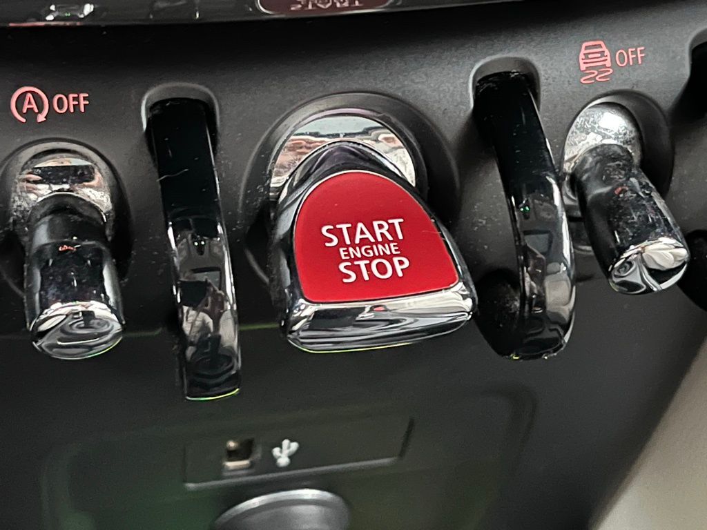 2021 Mini Cooper Signature photo 5