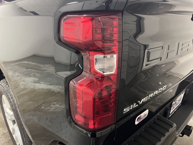2025 Chevrolet Silverado 1500 Custom photo 12