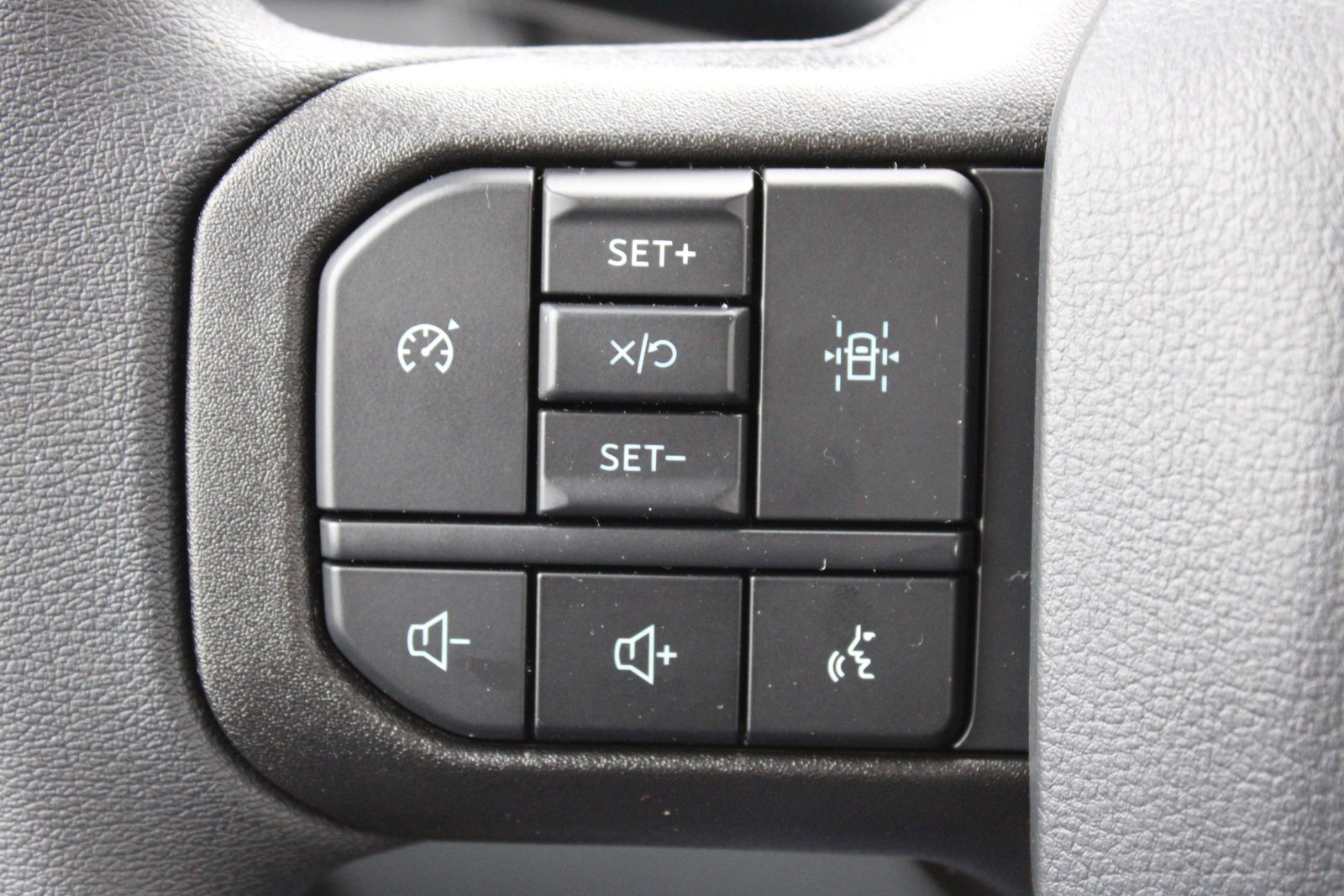 2023 FORD F-350 - Image 27