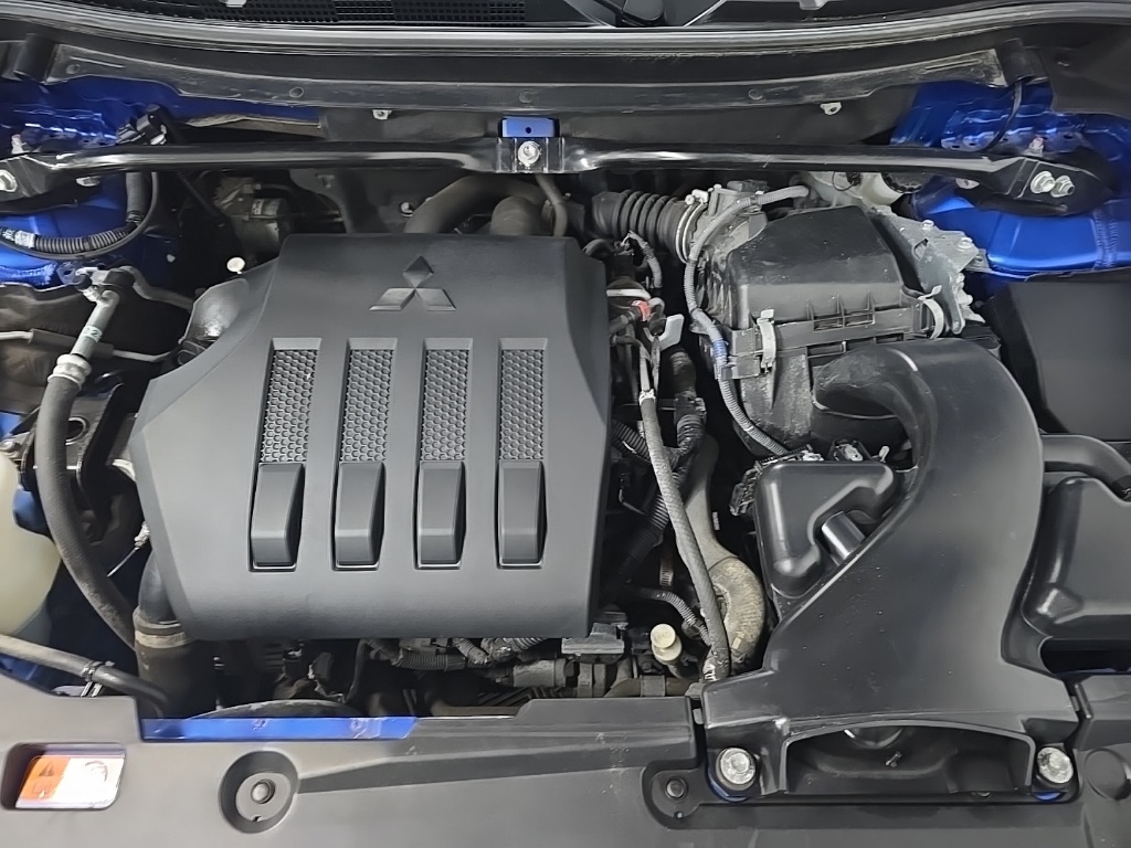 2018 Mitsubishi Eclipse Cross SE photo 12