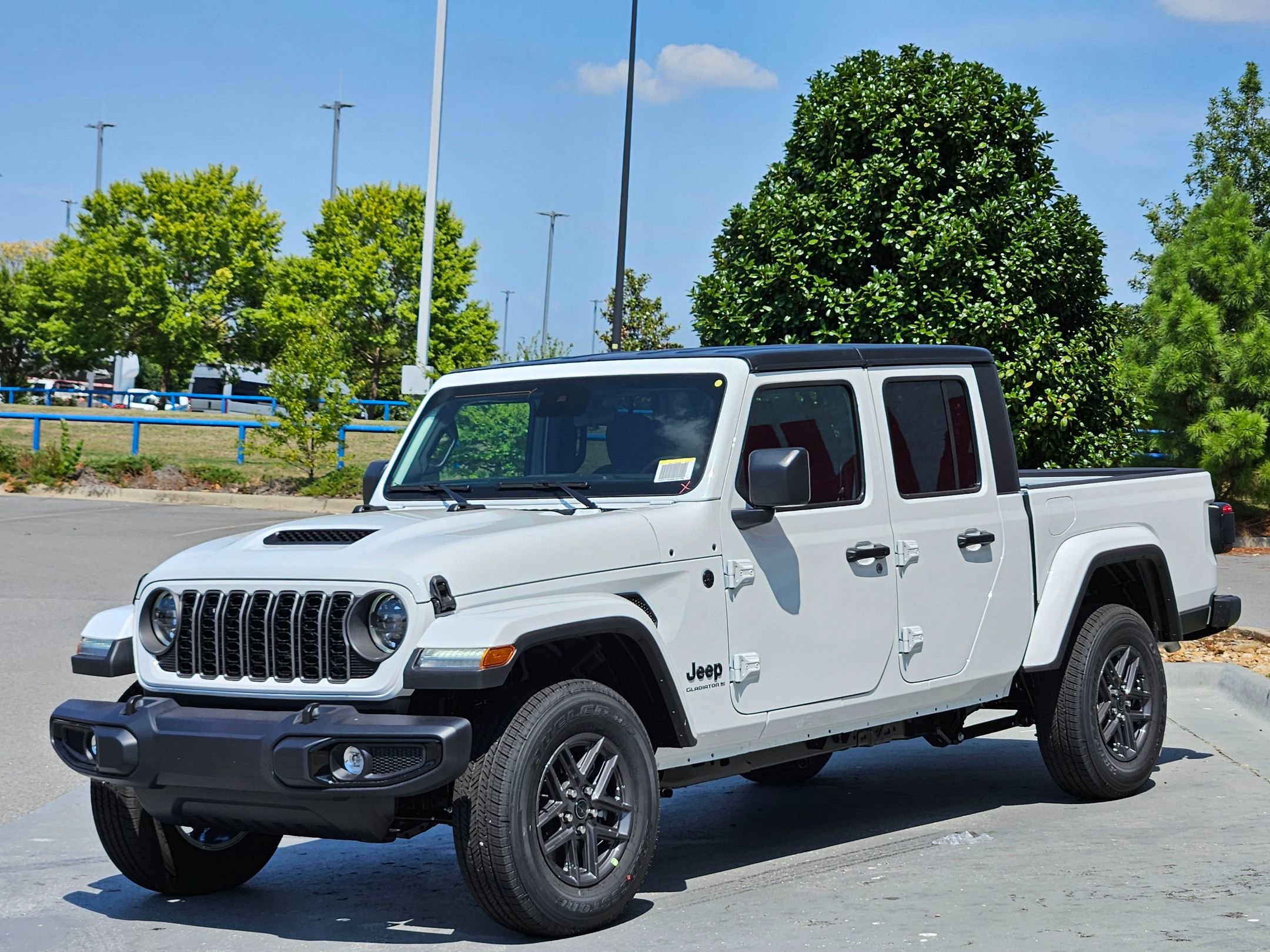 2025 Jeep Gladiator Sport S photo 3