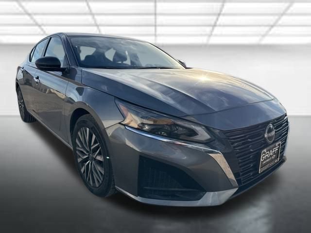 2024 Nissan Altima SV