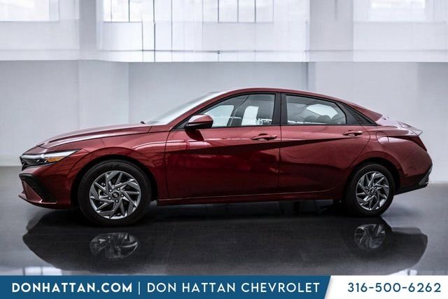 Used 2024 Hyundai Elantra SEL with VIN KMHLM4DG0RU800900 for sale in Park City, KS