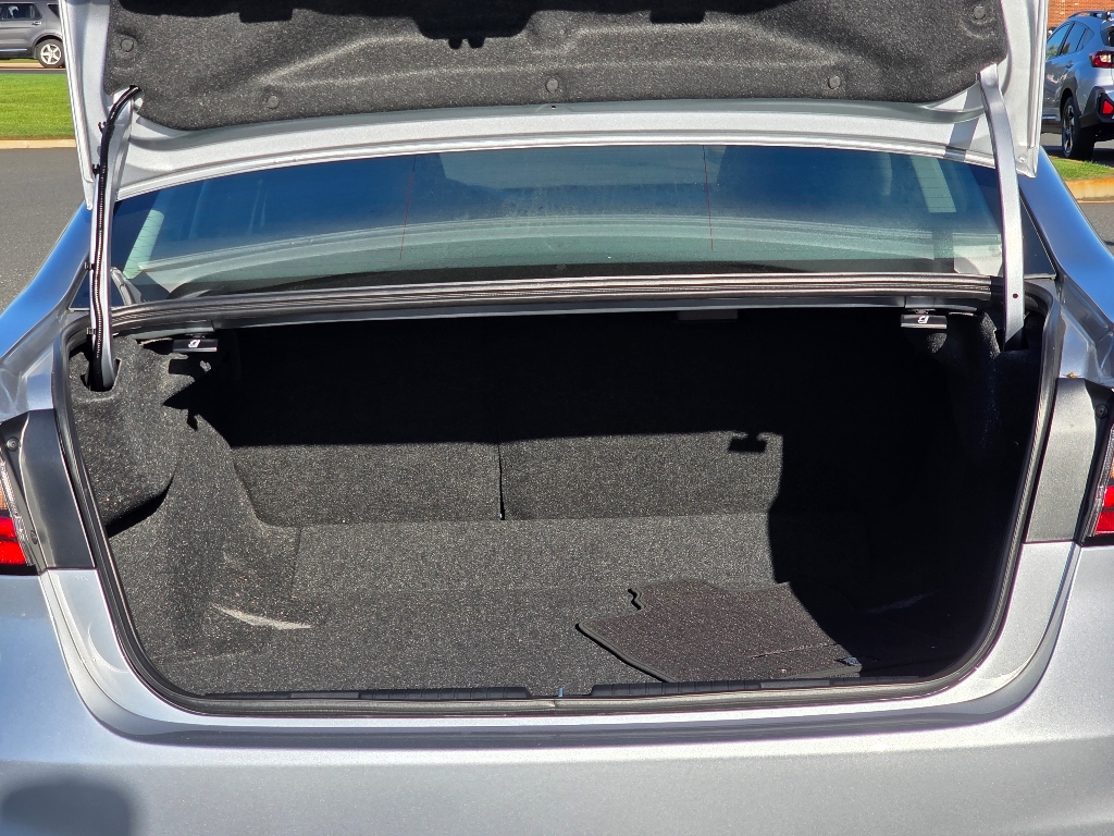 2025 Subaru Legacy Premium photo 4