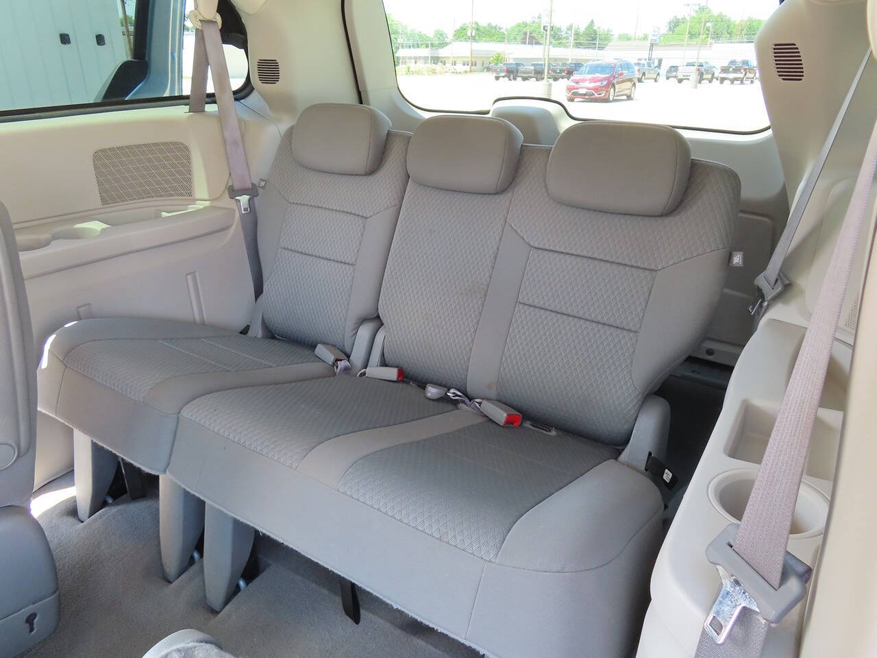 2009 Chrysler Town & Country Touring photo 11
