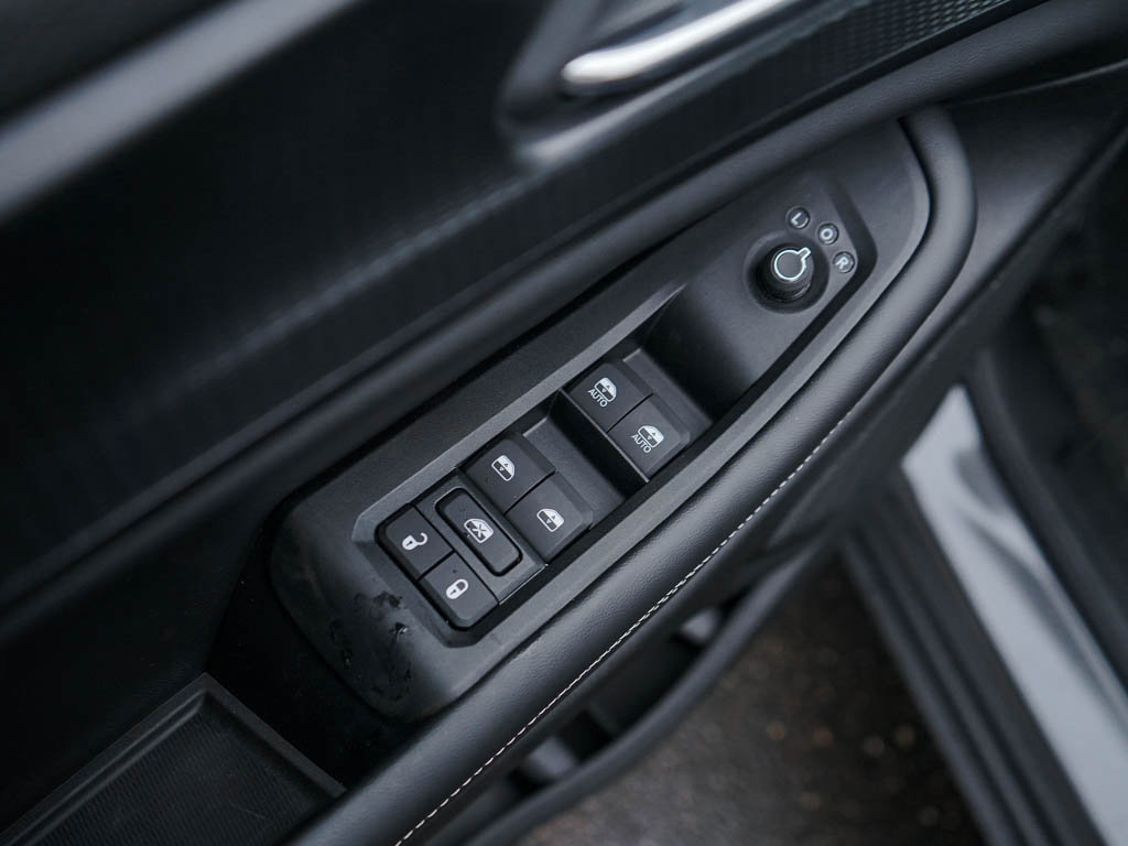 2025 Jeep Grand Cherokee Laredo X photo 16