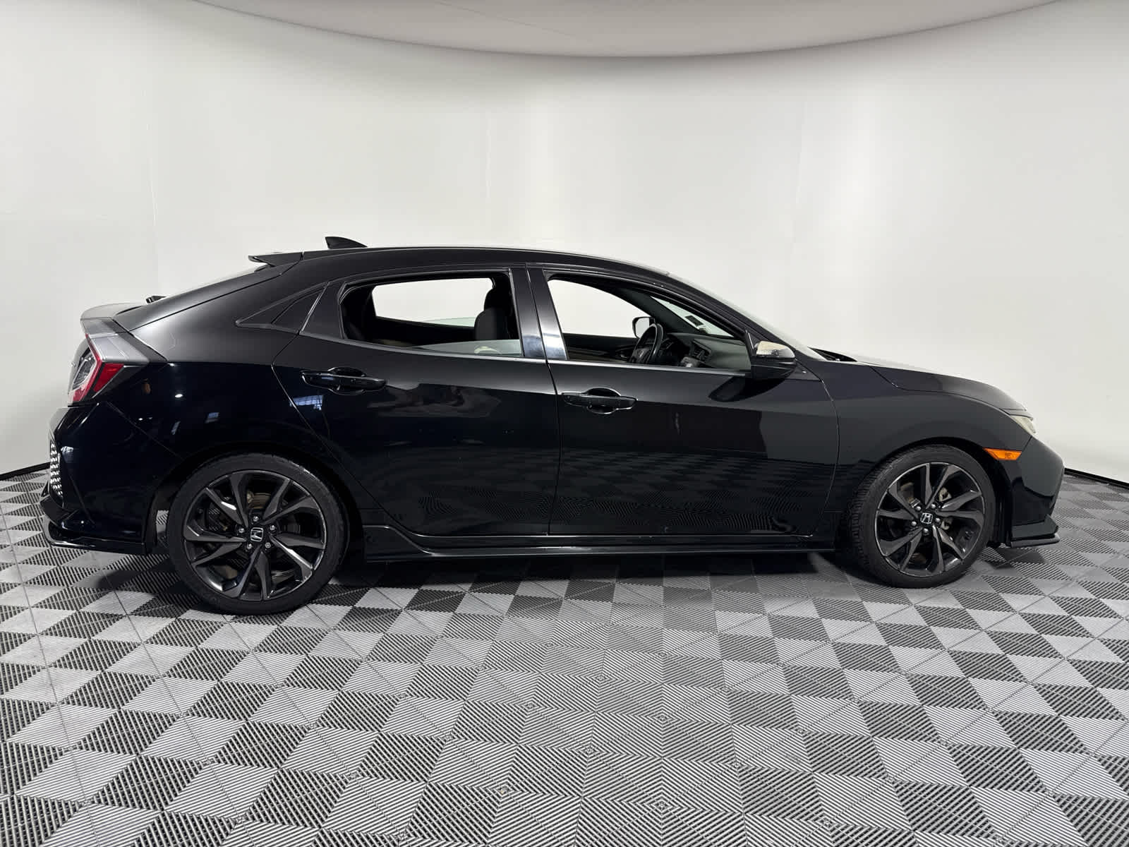 2018 Honda Civic Hatchback Sport photo 7