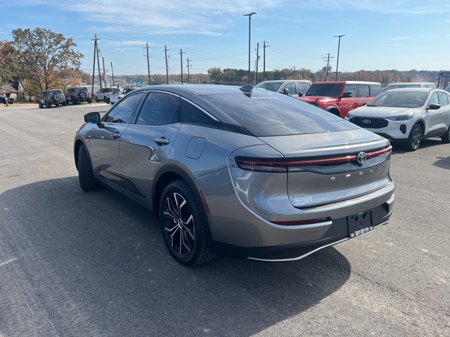 2023 Toyota Crown XLE photo 2