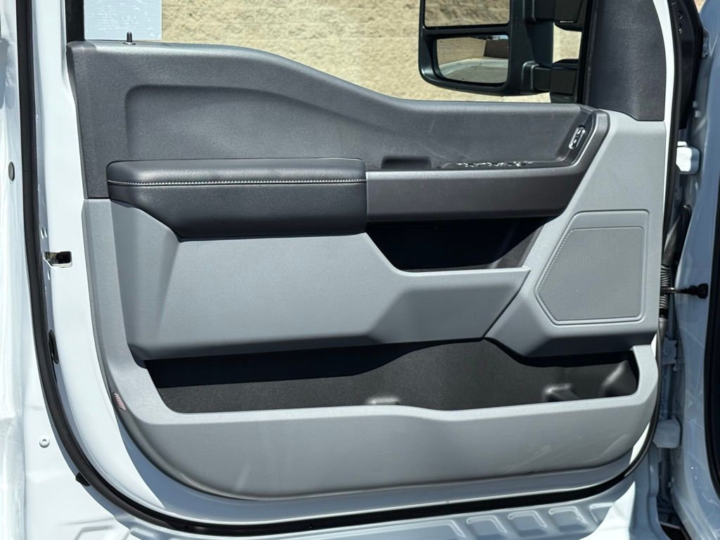 2026 Ford F-250 XLT photo 14