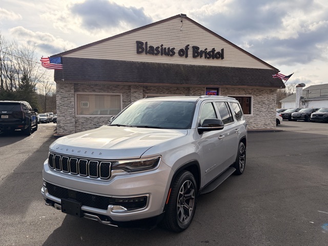 2023 Jeep Wagoneer Series III's photo