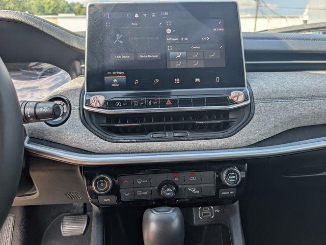2024 Jeep Compass Latitude photo 14