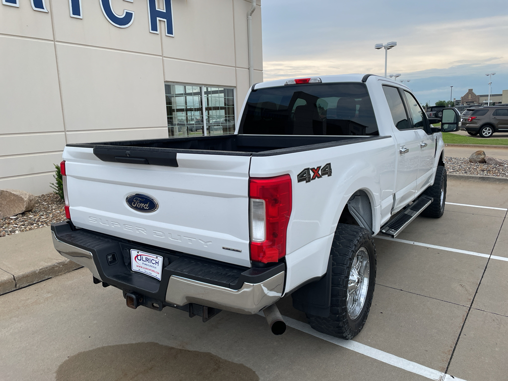2017 Ford F-250 XLT photo 6