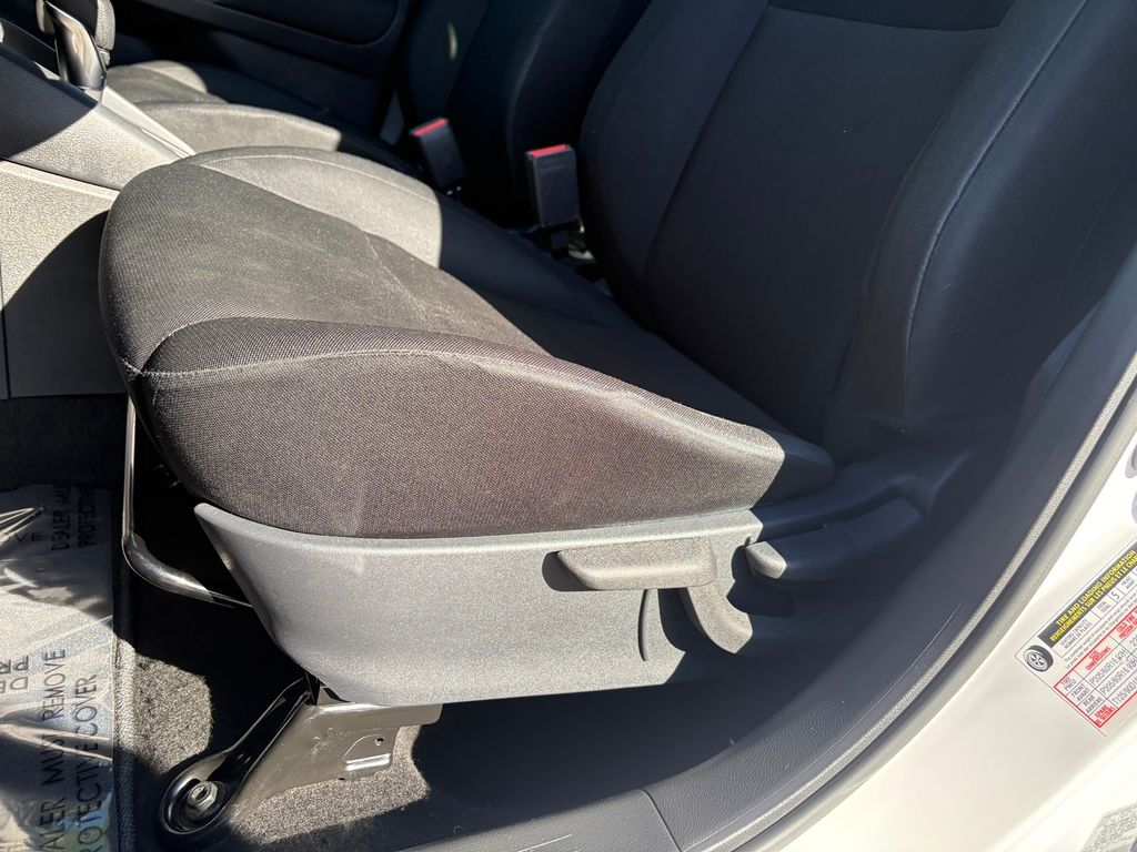 2024 Nissan Kicks S photo 14