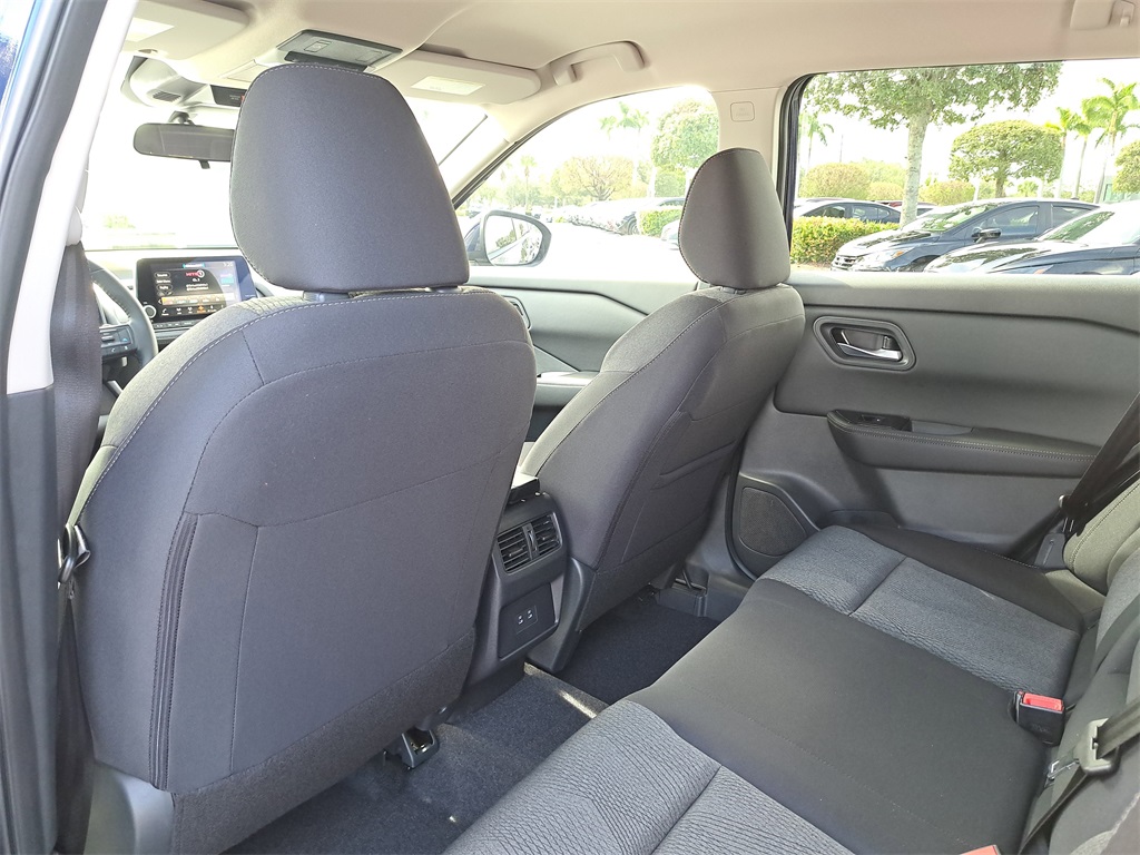 2026 Nissan Rogue SV photo 11