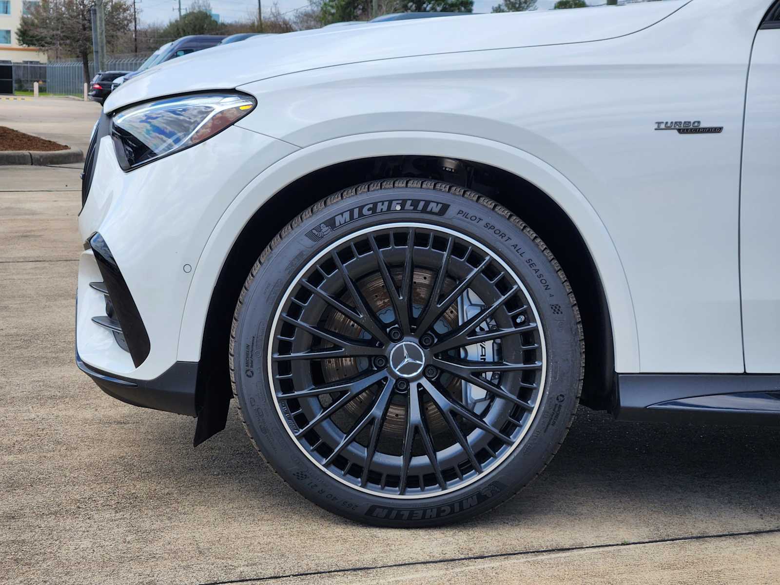 2025 Mercedes Benz GLC AMG 43 photo 5
