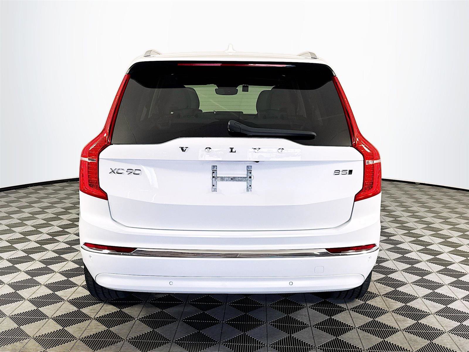 2023 Volvo XC90 B5 AWD Plus photo 4