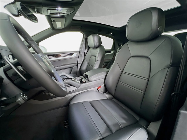 2025 Porsche Cayenne E-Hybrid Coupe photo 5