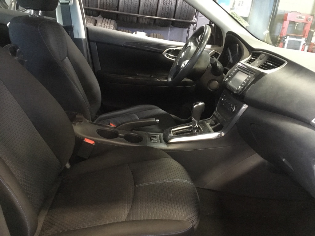 2016 Nissan Sentra SR photo 4