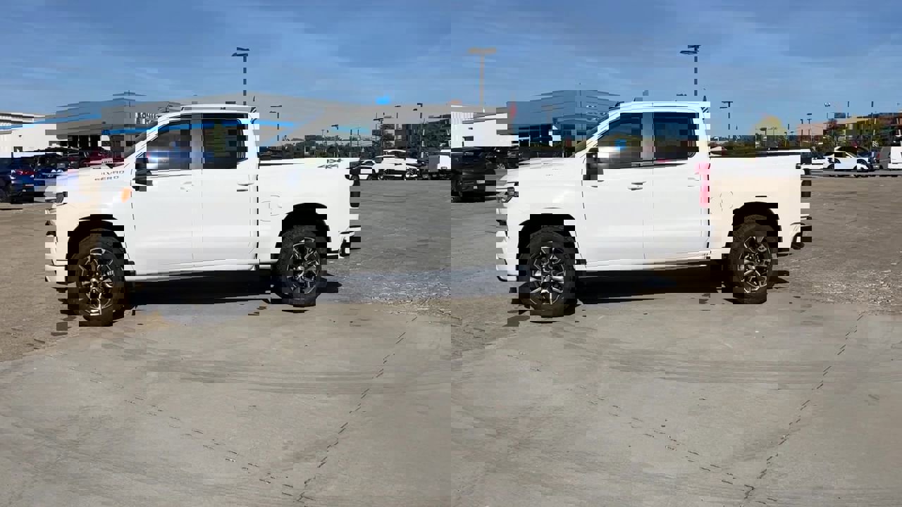 2022 Chevrolet Silverado 1500 RST photo 6