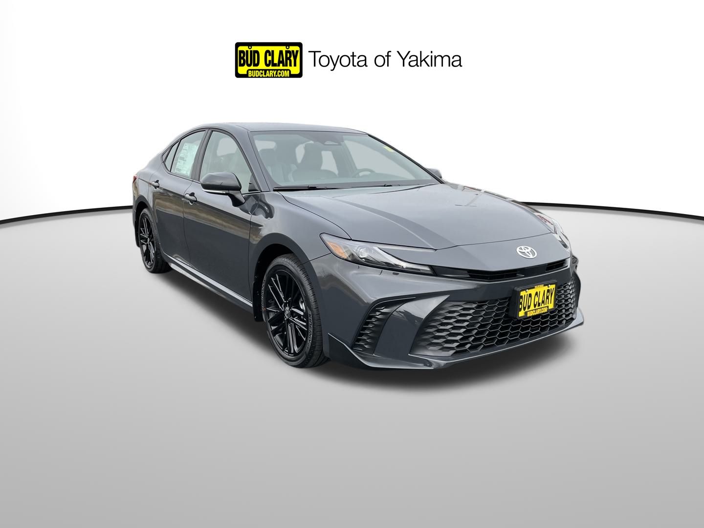2026 Toyota Camry SE's photo