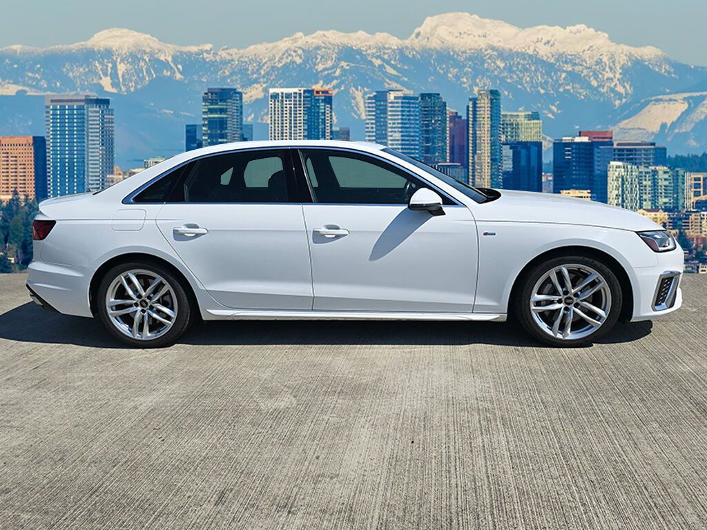 2023 Audi A4 S line Quattro Premium Plus photo 2