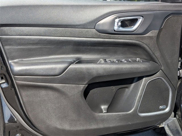 2022 Jeep Compass Latitude Lux photo 7