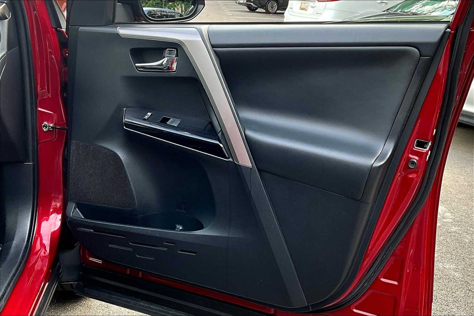 2018 Toyota RAV4 Hybrid Limited photo 21