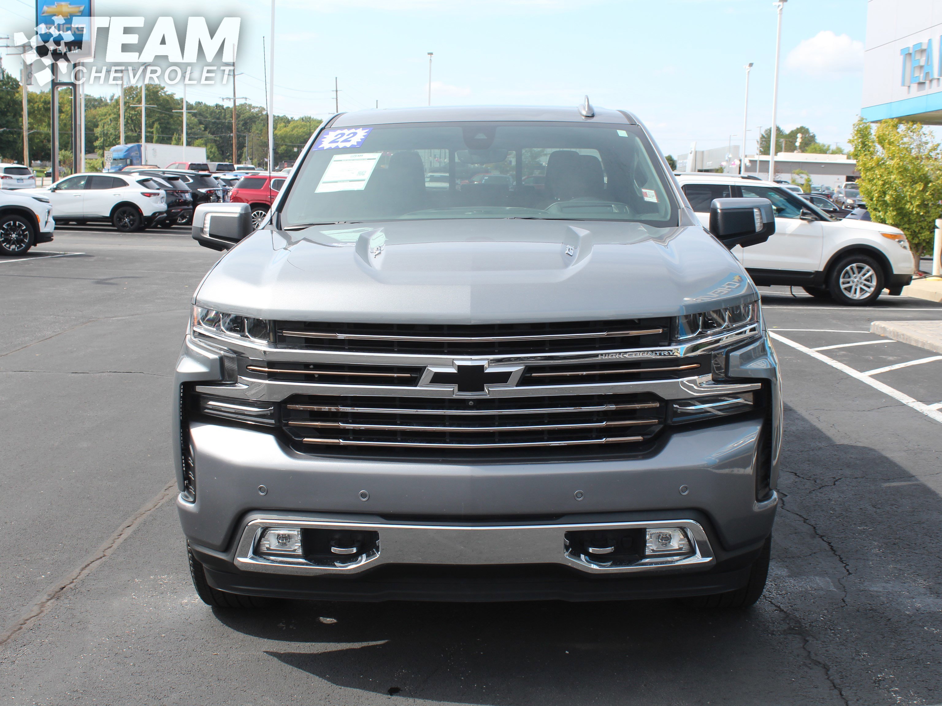 2022 Chevrolet Silverado 1500 High Country photo 8