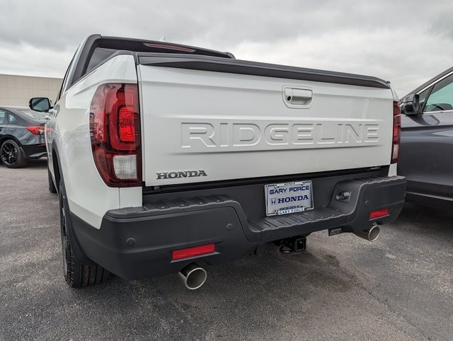 2025 Honda Ridgeline Black Edition photo 6