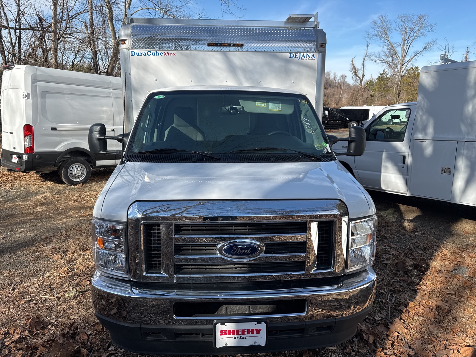 2024 Ford E-450 photo 2