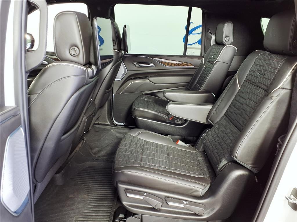 2024 Cadillac Escalade ESV Sport Platinum photo 18