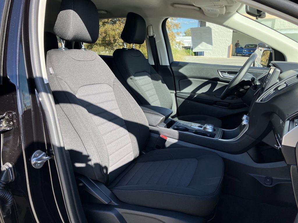 2024 Ford Edge SE photo 17