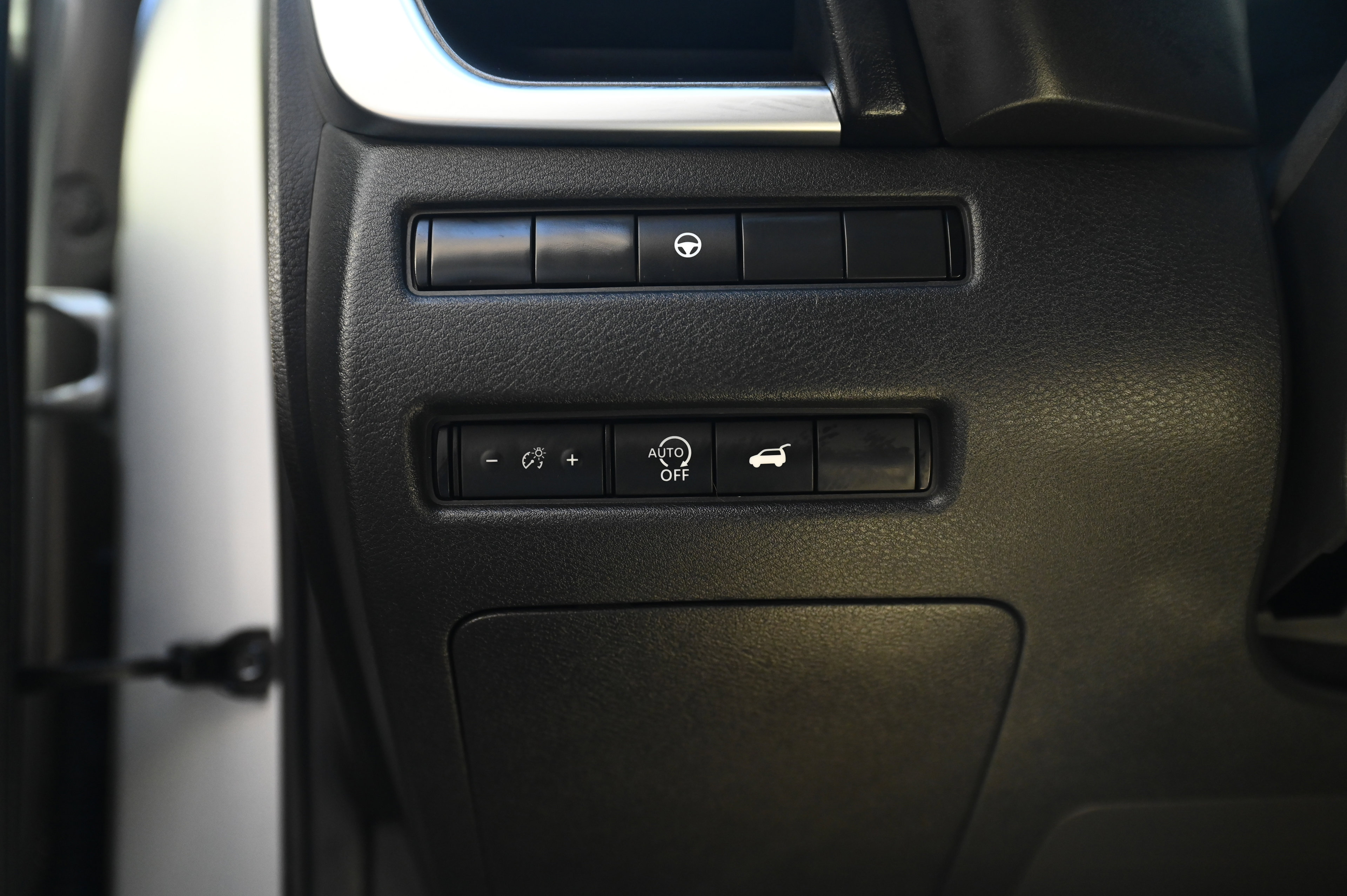 2023 Nissan Rogue SV photo 12