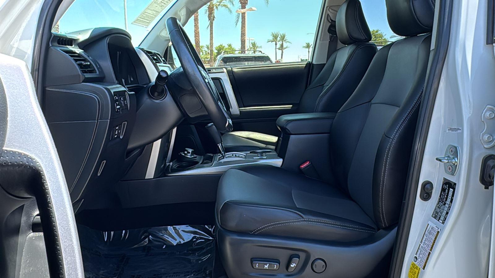 2023 Toyota 4Runner SR5 Premium photo 25
