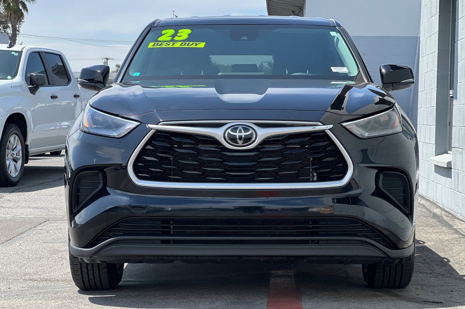 2023 Toyota Highlander L photo 9
