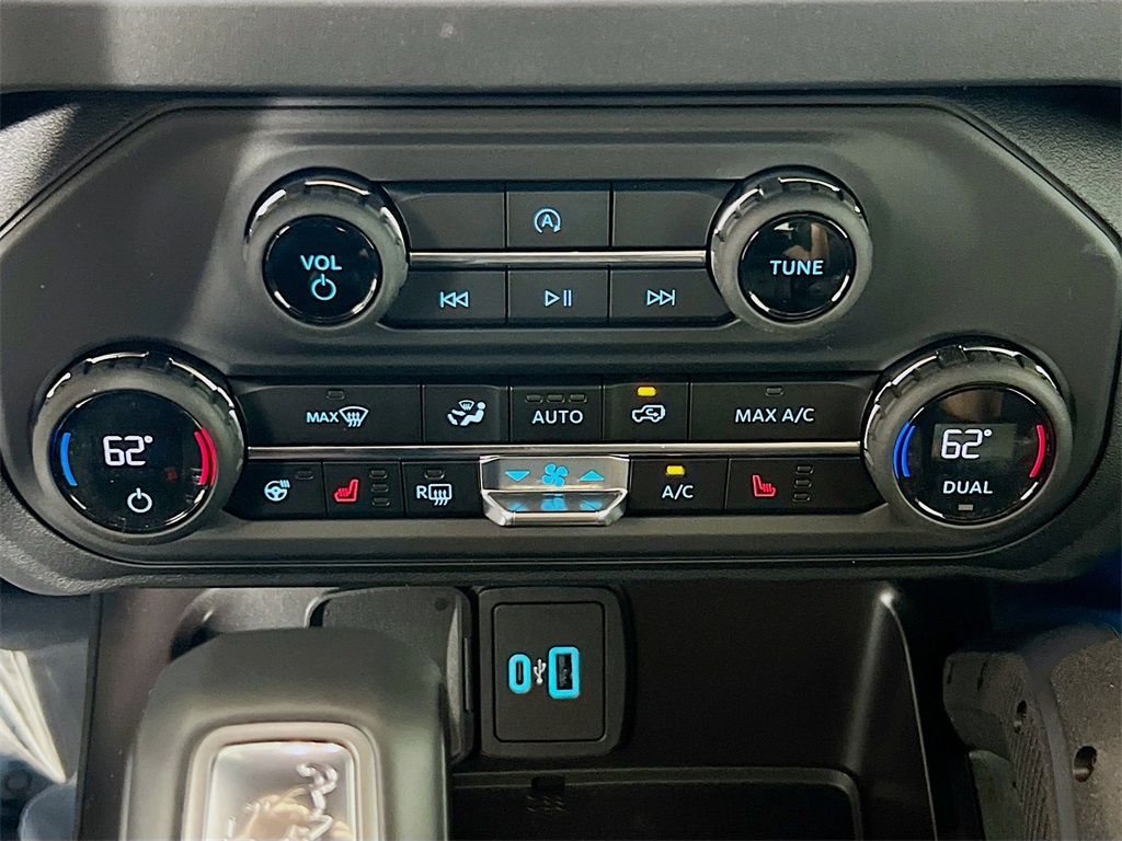 2025 Ford Bronco Badlands photo 9
