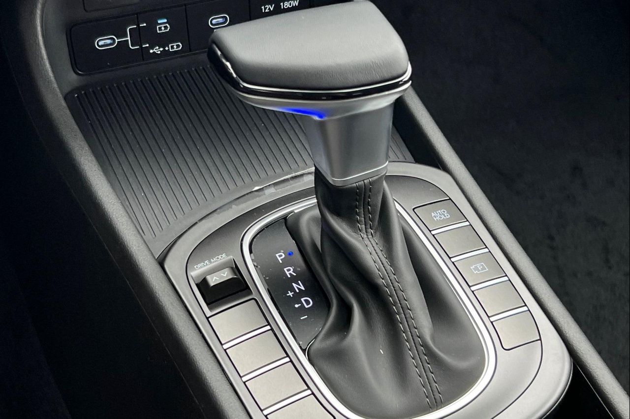 2025 Hyundai Kona SEL photo 21