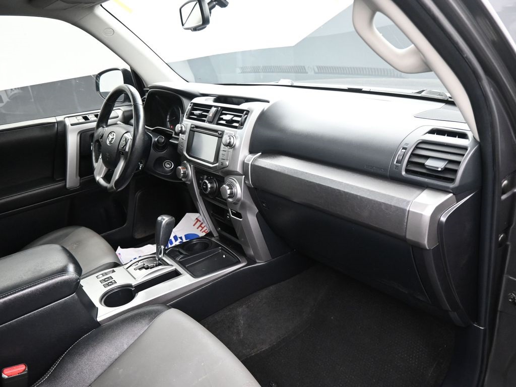 2014 Toyota 4Runner SR5 photo 9
