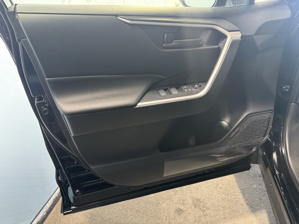 2025 Toyota RAV4 LE photo 26