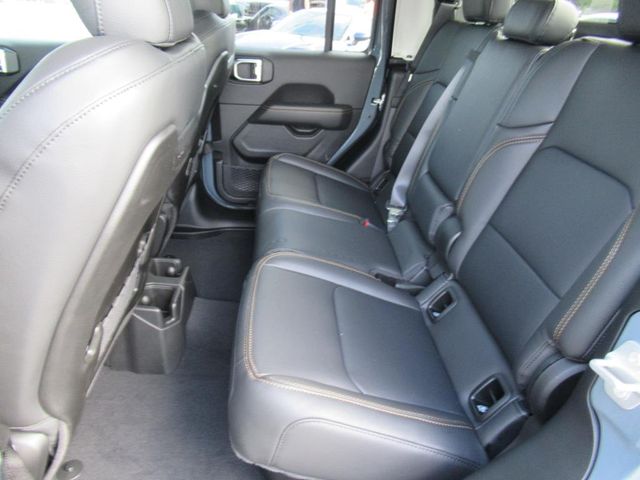 2025 Jeep Gladiator Sport photo 29