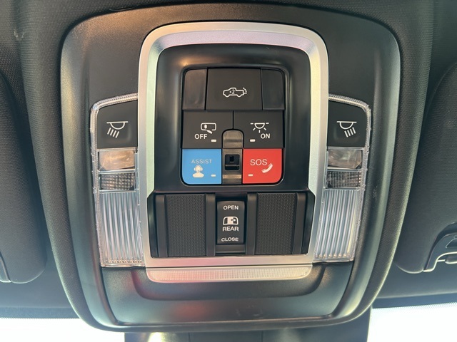 2025 Ram 2500 Laramie photo 16