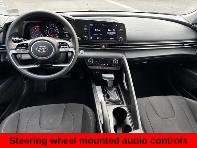 2023 Hyundai Elantra SEL photo 13
